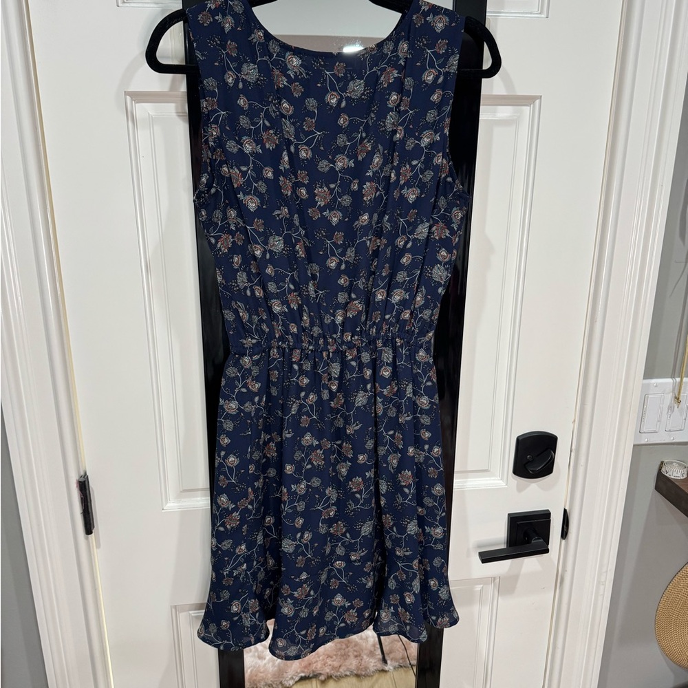 Cupcakes and cashmere sleeveless dress small